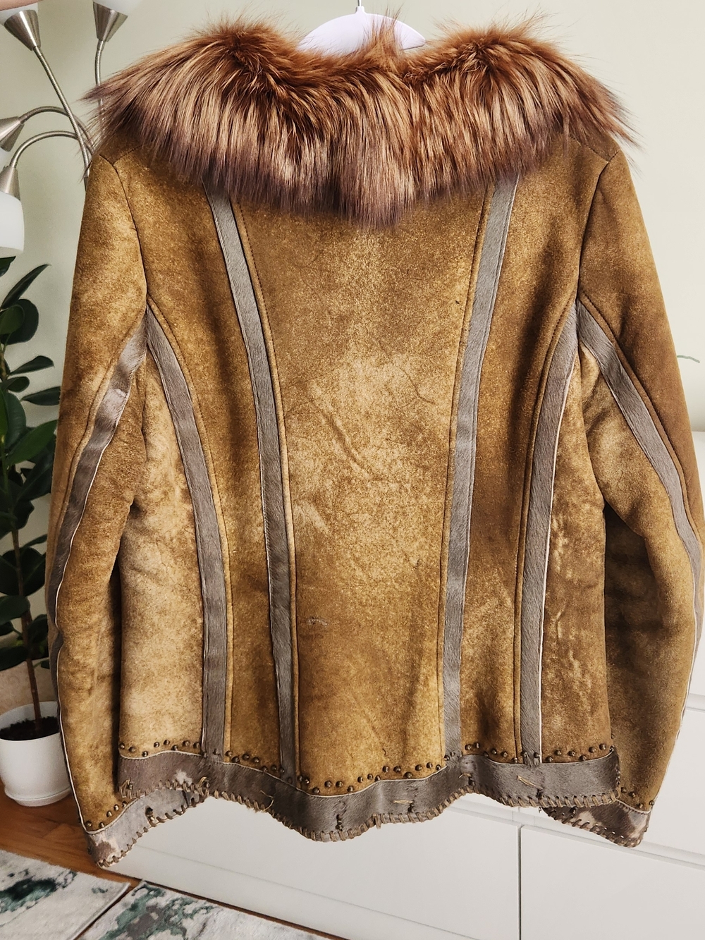 Vintage Genuine Tan Shearling Jacket with Genuine Fur Collar - Picture 2 of 16